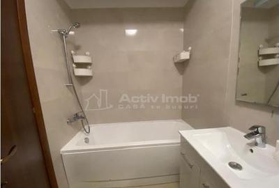 Apartament cu 3 camere decomandat în Sisești