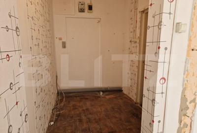 Doua spa?ii comerciale de vanzare, 55 mp, zona Rogerius - 8