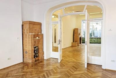 Apartament cu 6 camere decomandat în Unirii