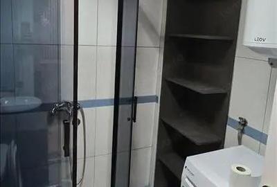 Garsonieră decomandată în Romană