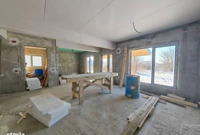 Casă cu 4 camere cu Teren 400 Mp în Crevedia