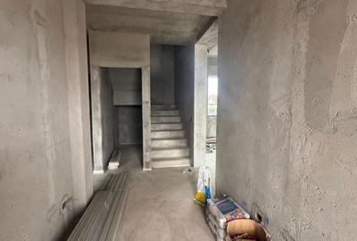 Casă cu 4 camere în Central - 1