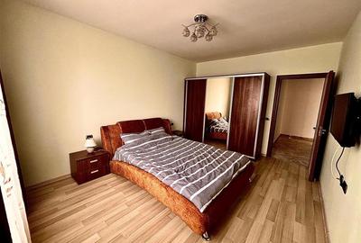 Apartament cu 2 camere semidecomandat, mobilat în Tractorul - 3