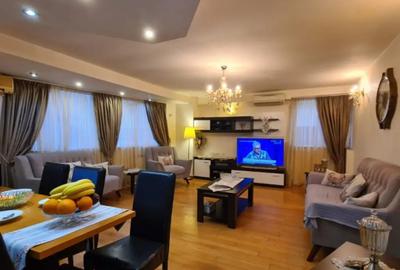 Casă cu 7 camere cu Teren 300 Mp în Mihai Bravu