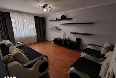 Apartament cu 3 camere decomandat în Micro 11 - 2