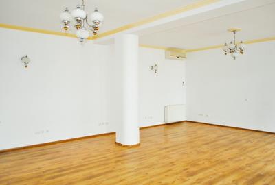 Birou, de 120 mp, în Dacia - 5