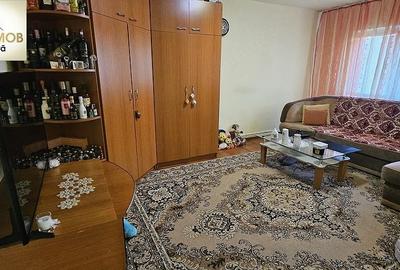 Apartament cu 3 camere decomandat în Micro IV - 2