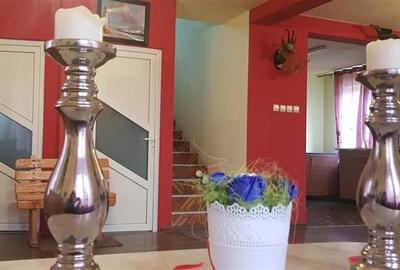 3D! Rezidenta in arie linistita, mobilata, echipata, curte proprie, Rasnov - 12