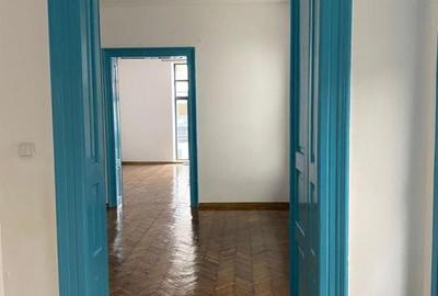 Spațiu comercial, de 258 mp, în Semicentral - 4