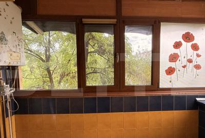 Apartament 3 camere decomandat, et. 1, 72 mp, zona 1 Mai - 2