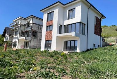 Casă individuală cu 6 camere cu Canalizare în Câmpenești - 1