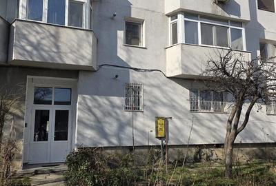 Apartament cu 3 camere semidecomandat în Nord - 1