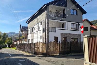 Vila cu 3 apartamente - 4