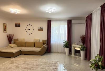 Casă individuală cu 3 camere cu Canalizare în Central - 1