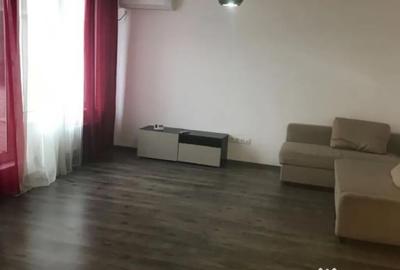 Garsonieră decomandată în Apărătorii Patriei