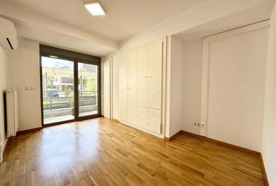 Apartament cu 5 camere semidecomandat în Băneasa