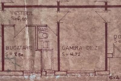 Apartament cu 3 camere semidecomandat în Nufărul