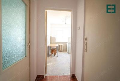 Apartament cu 3 camere etajul 4 - Cartierul A. Vlaicu - Arad - 2