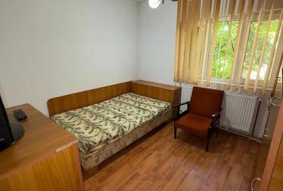 Apartament cu 3 camere semidecomandat în Central - 1