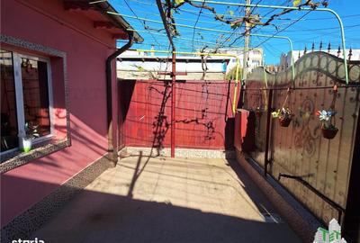 Casă cu 4 camere cu Canalizare în Calea Galați - 2
