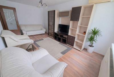 Apartament cu 2 camere decomandat în Titan