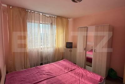 Apartament cu 3 camere decomandat, mobilat în Central