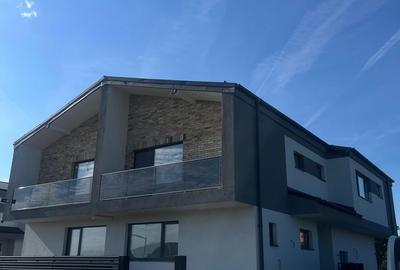 Casă cu 4 camere cu Teren 350 Mp în Jucu - 1