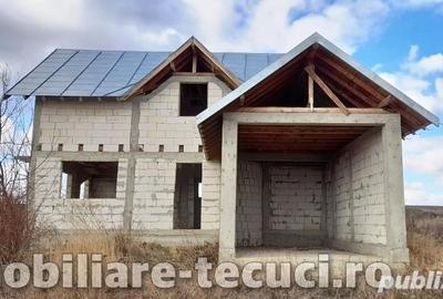 Casa la rosu cu 1000 mp teren in com Munteni, parter ?i mansarda - 19