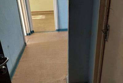 Apartament cu 3 camere decomandat în Onești - 8