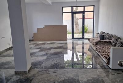 Casă cu 5 camere cu Teren 220 Mp în Apărătorii Patriei - 2