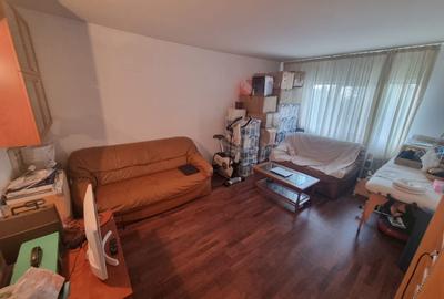 Apartament cu 4 camere decomandat, mobilat în Faleza Nord