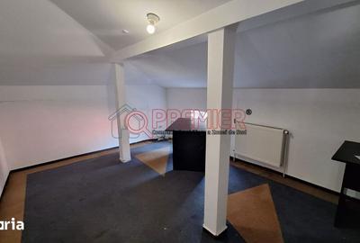 Casă cu 6 camere cu Teren 30 Mp în Apărătorii Patriei - 13