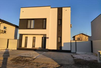 Casă individuală cu 5 camere cu Canalizare în Berceni