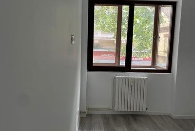 Apartament cu 3 camere decomandat în Central - 16