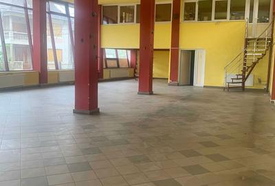 Spațiu comercial, de 235 mp, în Central - 2
