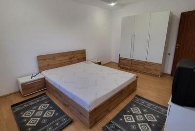 Apartament cu 3 camere semidecomandat în Ghiroda