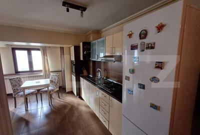 Apartament de inchiriat, cu 2 camere, 63 mp, decomandat, zon - 2