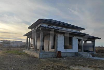 Casă cu 4 camere cu Teren 423 Mp în Central