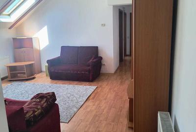 Apartament cu 3 camere semidecomandat în Florești - 1
