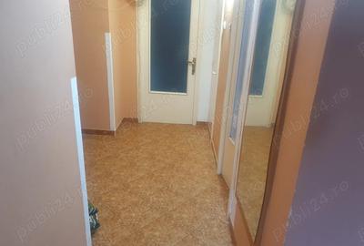 Inchiriez apartament 3 camere - 3