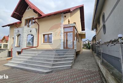 Casă cu 6 camere cu Teren 1000 Mp în Șcheia - 9