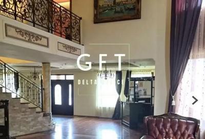 Casă cu 14 camere cu Canalizare în Central