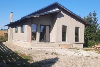 Casă cu 4 camere în Girov - 8