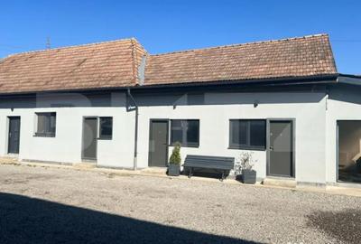 Casă cu 4 camere cu Teren 1200 Mp în Central