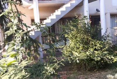 Casă cu 6 camere în Sângeorgiu de Mureș