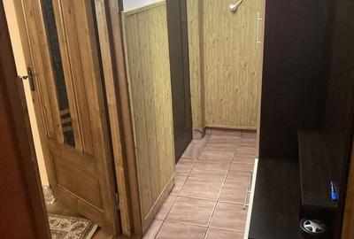 Apartament cu 3 camere decomandat în Crihala