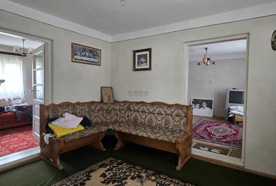 Casă individuală cu 7 camere cu Teren 4500 Mp în Hotarele - 7