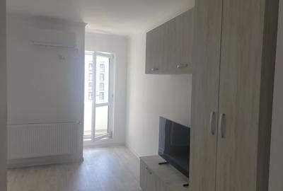 Garsonieră decomandată în Central - 2