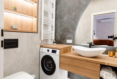 Apartament cu 2 camere decomandat în UTA - 8