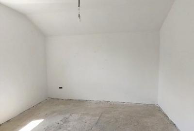 Casă cu 7 camere cu Canalizare în Sud - 4